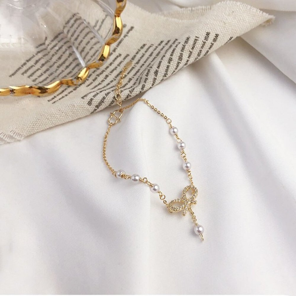 *NEW Yellow Gold Diamond Bow Knot Pearl Bracelet - Picture 8 of 10